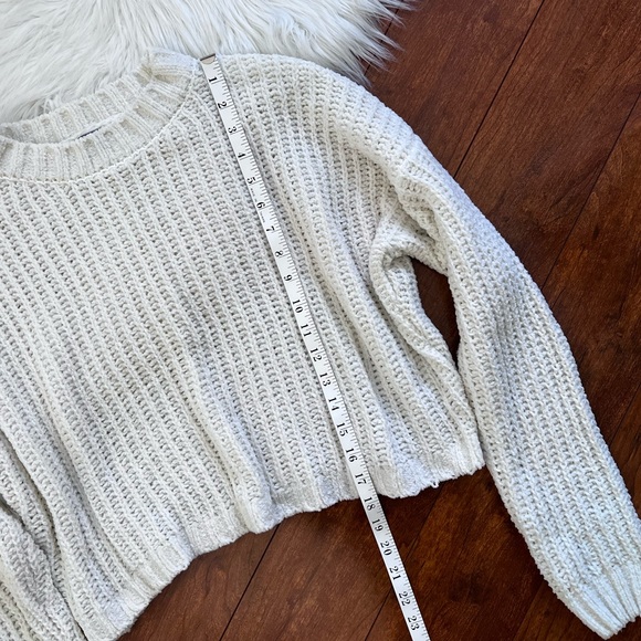 Charlotte Russe Long Sleeve Cropped Chenille Sweater in Cream - Picture 6 of 8